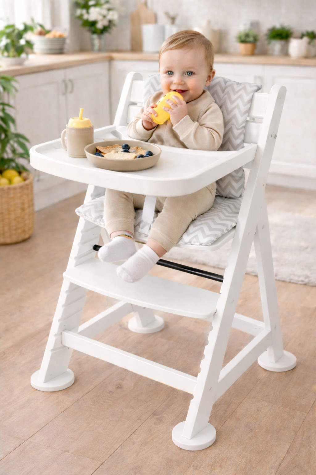 Drvena Rastuća stolica Bela Rastimo Zajedno